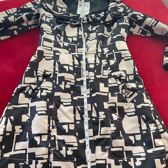 Nick & Mo black / white ruffle rain coat size M - Picture 6 of 11
